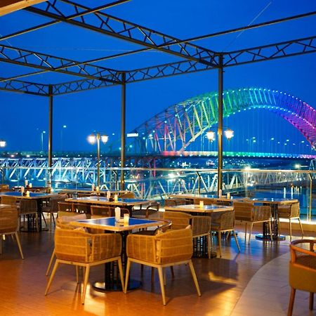 Harris Hotel Samarinda Exteriör bild