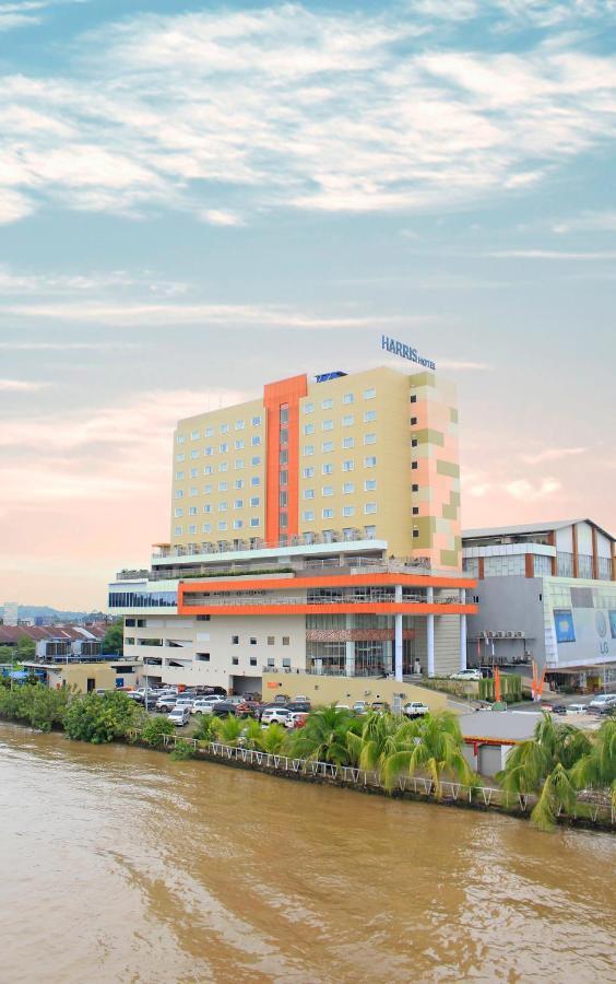 Harris Hotel Samarinda Exteriör bild