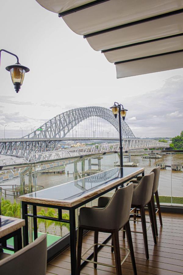 Harris Hotel Samarinda Exteriör bild